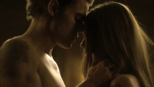 Elena loves Stefan, and Stefan loves Elena. vampdiaries110-07