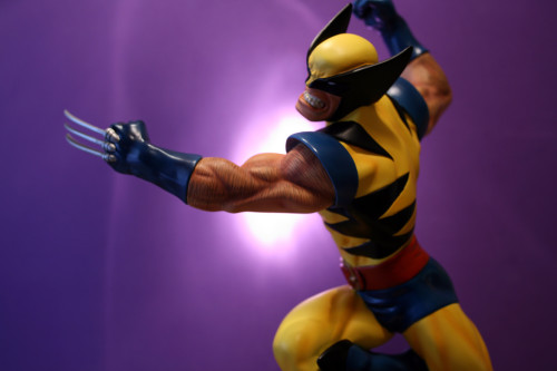 Bowen Wolverine Classic Action Statue 011