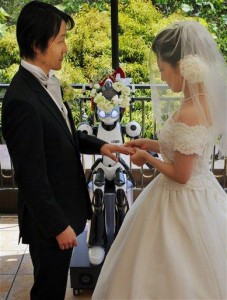 Happy Fun Thursdays: Marriage Bot Weds Couple in Japan | Fandomania