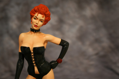 Bowen Designs Jean Grey as Black Queen Statue 006