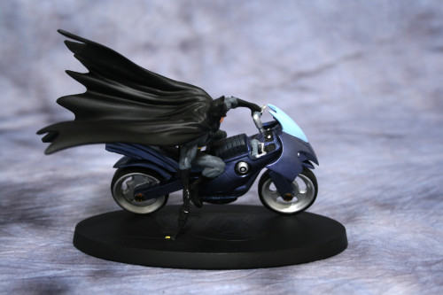 DC Superhero Figurines Batcycle 001