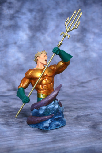 Heroes of DC Aquaman Bust 001
