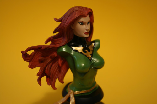 Marvel Icons Jean Grey Bust - Yellow Background 001