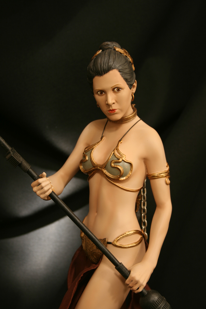 Star Wars Slave Leia Premium Format Figure 008.