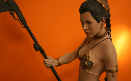 Star Wars Slave Leia Premium Format Figure 018