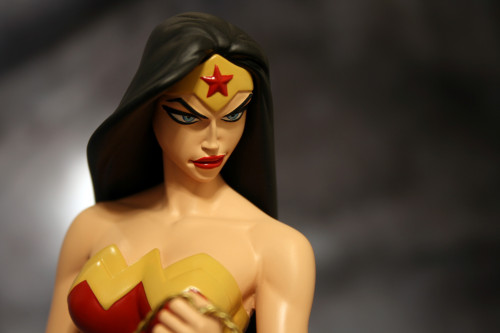 Wonder Woman Animated Movie Statue 005