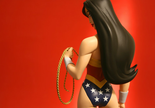 Wonder Woman Animated Movie Statue 008