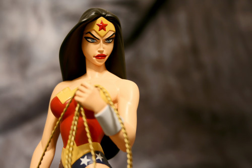 Wonder Woman Animated Movie Statue 011