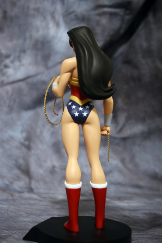 Wonder Woman Animated Movie Statue 014